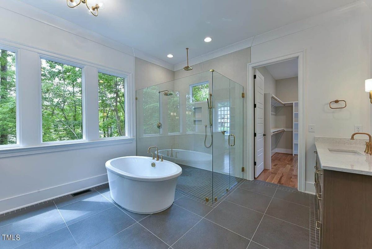 Modern house Floor Plan with 2 Floors, 5 Beds, and Open Layout