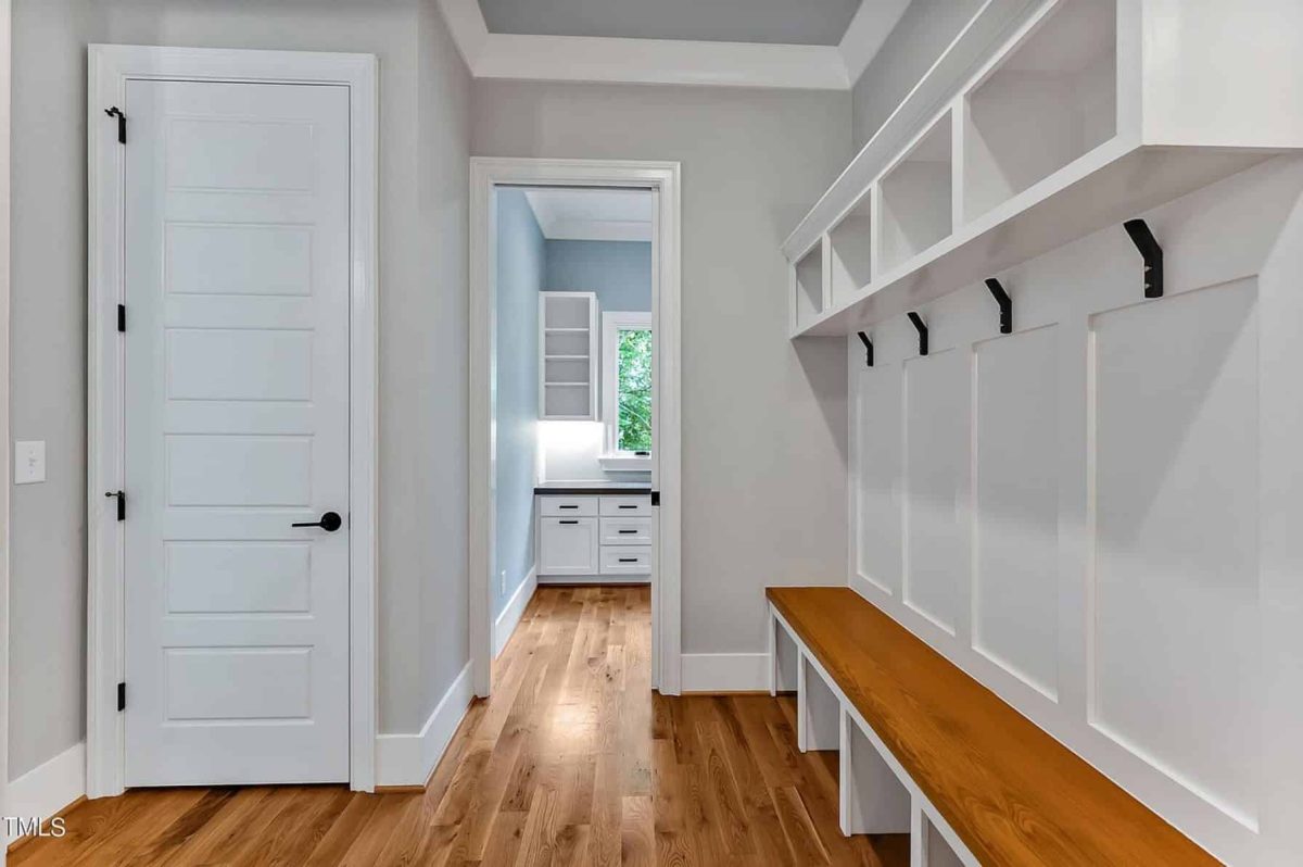 Modern house Floor Plan with 2 Floors, 5 Beds, and Open Layout