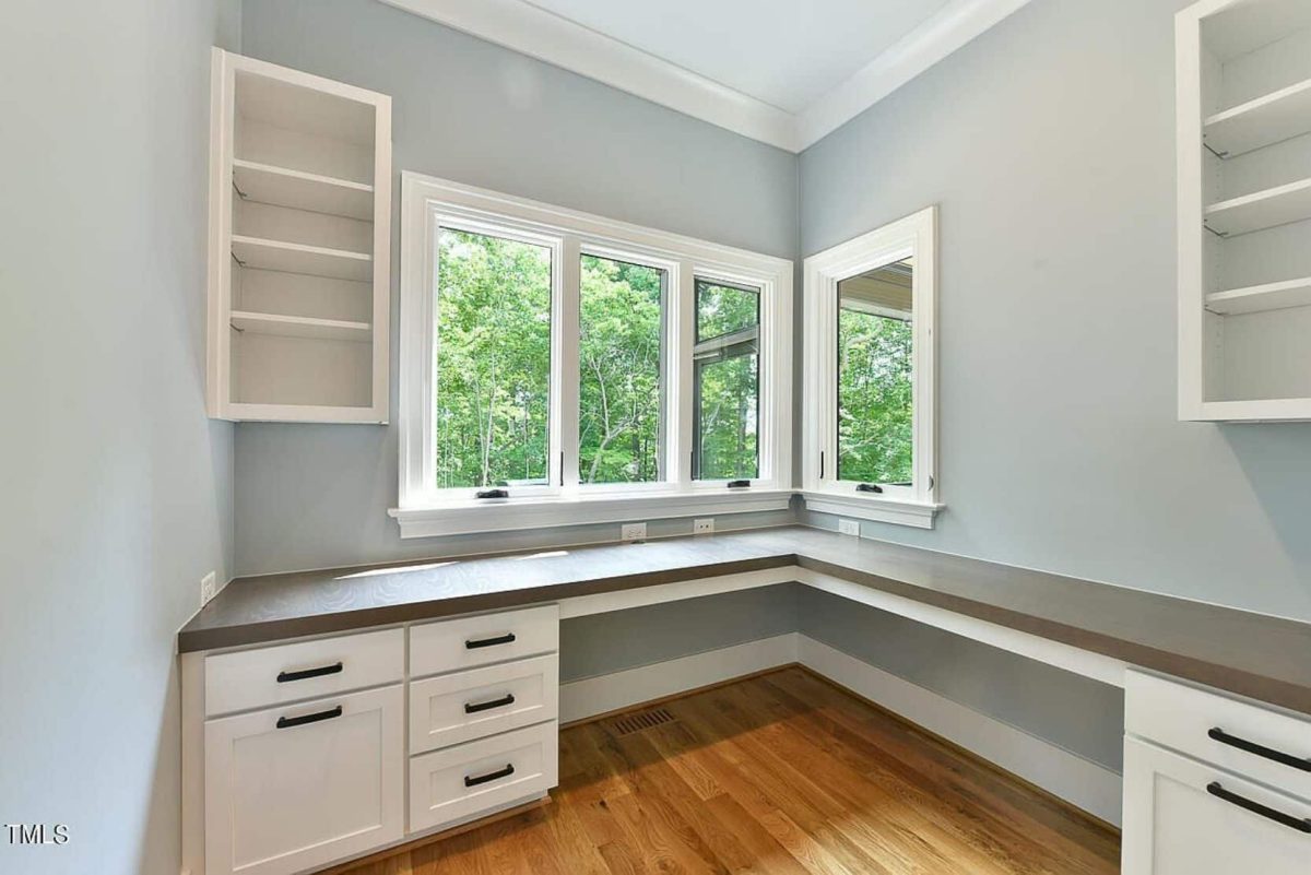 Modern house Floor Plan with 2 Floors, 5 Beds, and Open Layout