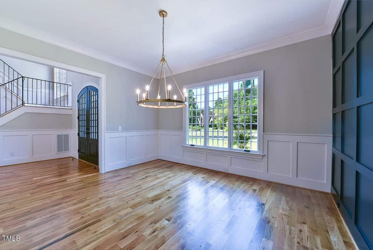 Modern house Floor Plan with 2 Floors, 5 Beds, and Open Layout