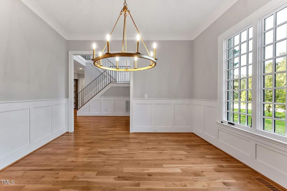 Modern house Floor Plan with 2 Floors, 5 Beds, and Open Layout