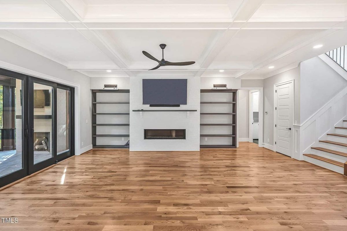 Modern house Floor Plan with 2 Floors, 5 Beds, and Open Layout