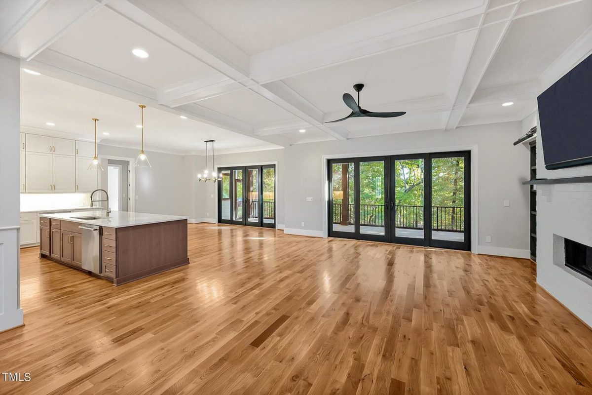 Modern house Floor Plan with 2 Floors, 5 Beds, and Open Layout