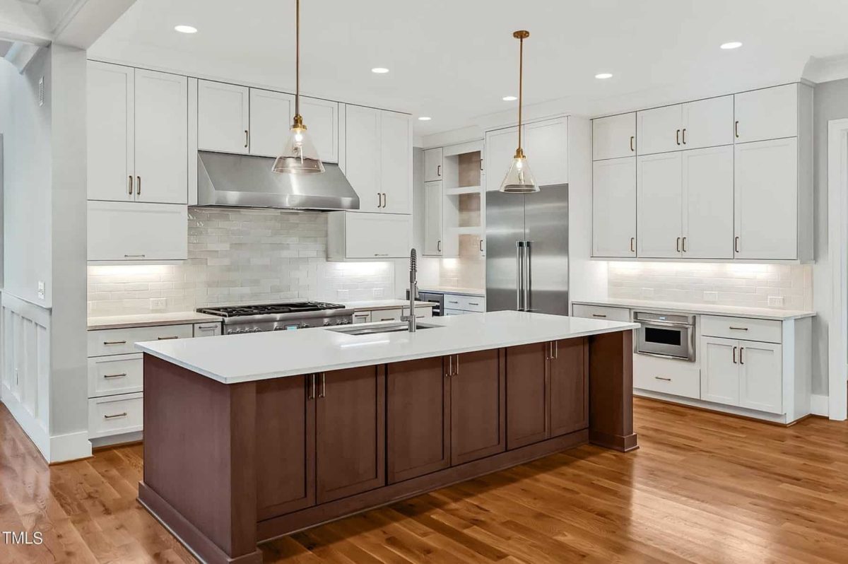 Modern house Floor Plan with 2 Floors, 5 Beds, and Open Layout