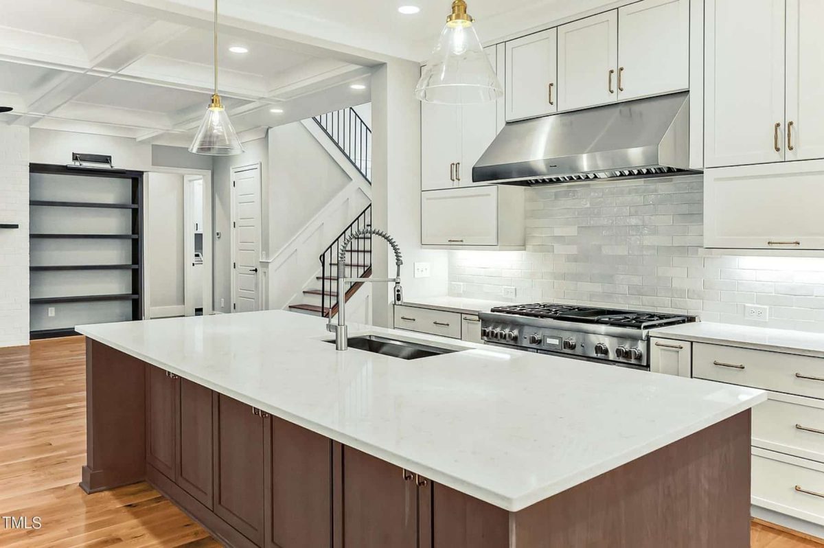 Modern house Floor Plan with 2 Floors, 5 Beds, and Open Layout