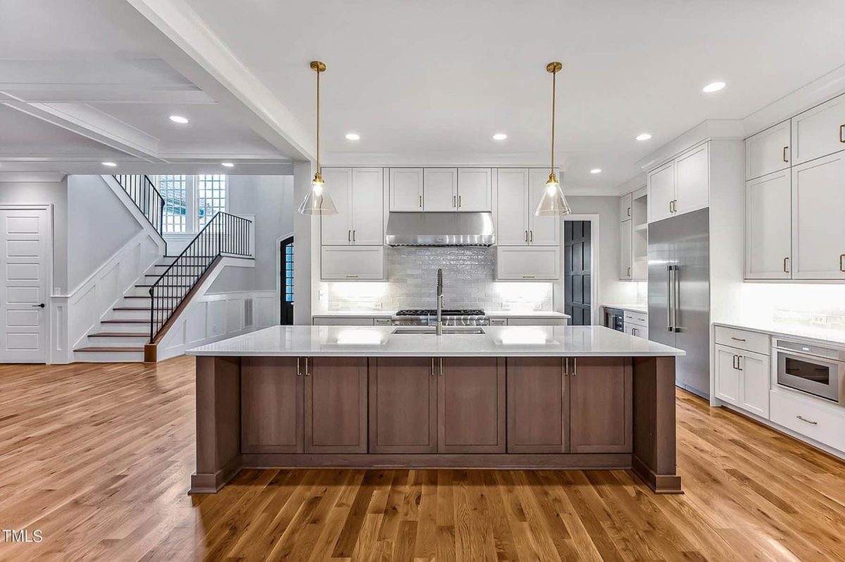 Modern house Floor Plan with 2 Floors, 5 Beds, and Open Layout