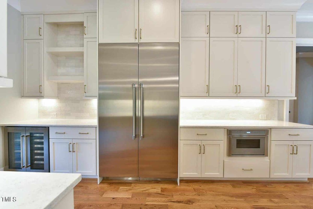 Modern house Floor Plan with 2 Floors, 5 Beds, and Open Layout