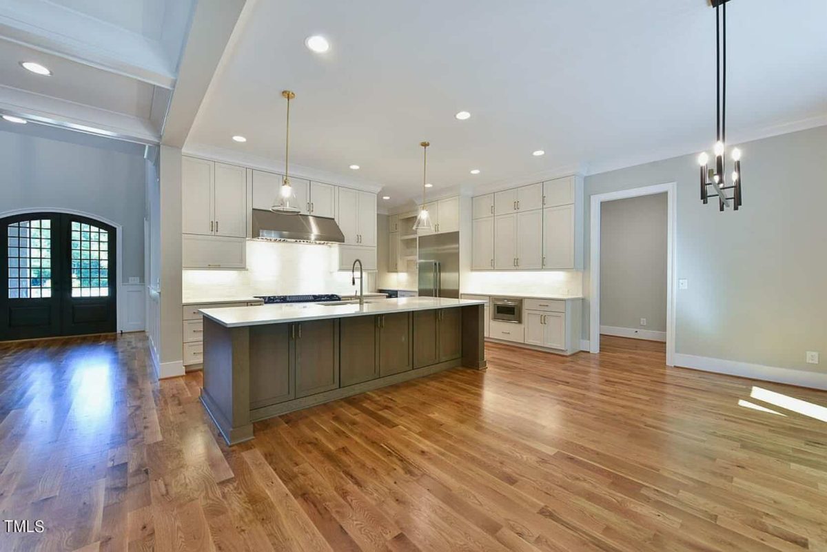 Modern house Floor Plan with 2 Floors, 5 Beds, and Open Layout