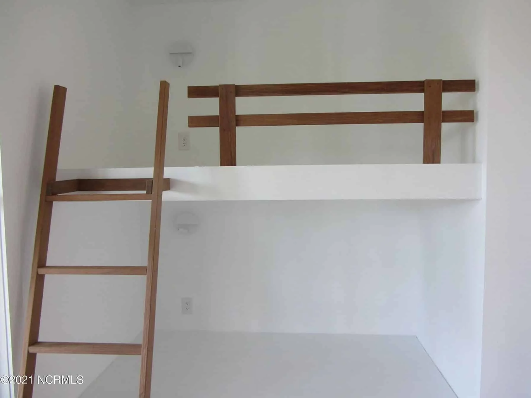 Spacious Coastal house Plan with CAD Floor Plans & Designs