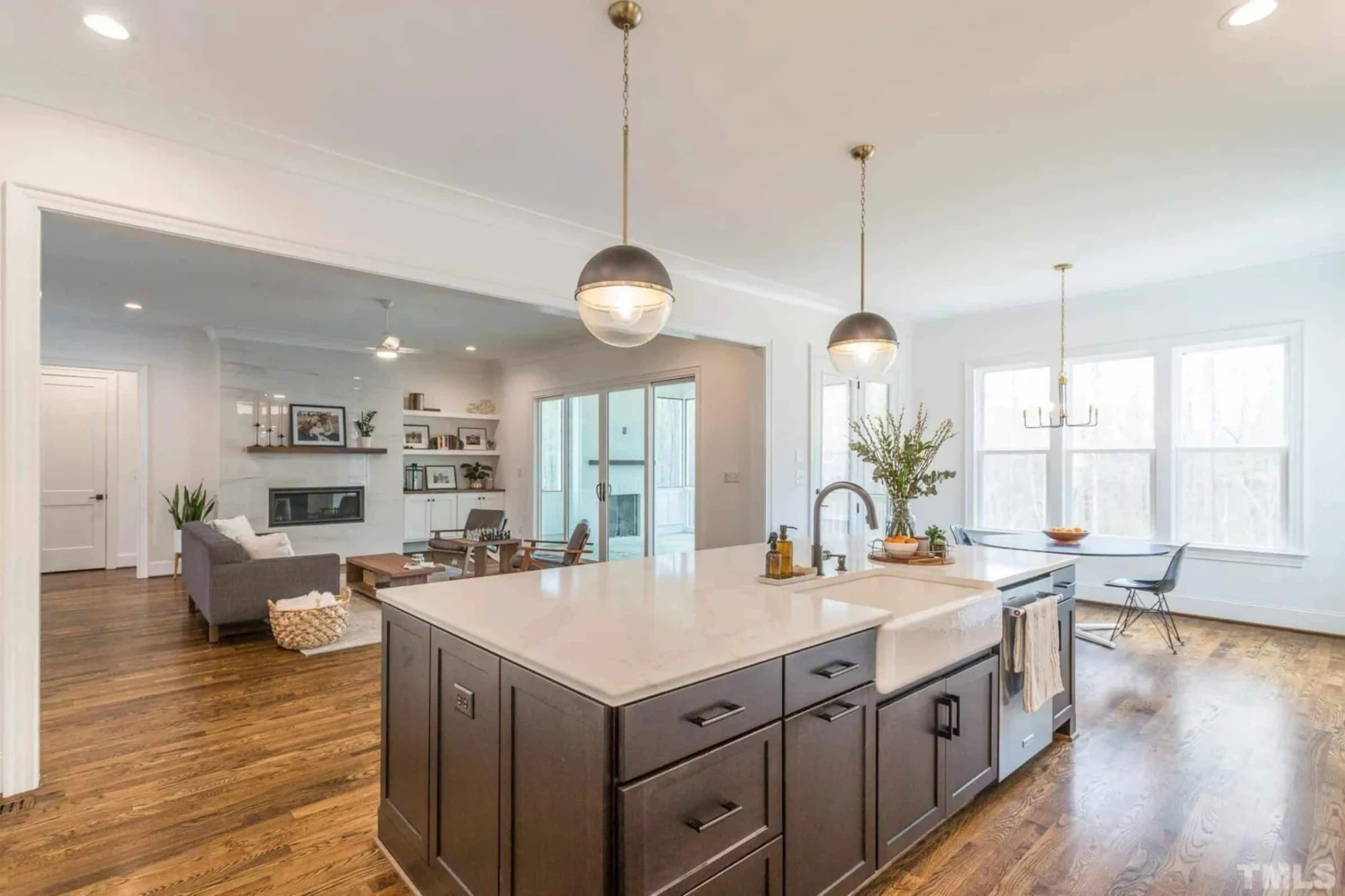 Elegant 3-Story house Plan with CAD Blueprint & Modern Designs