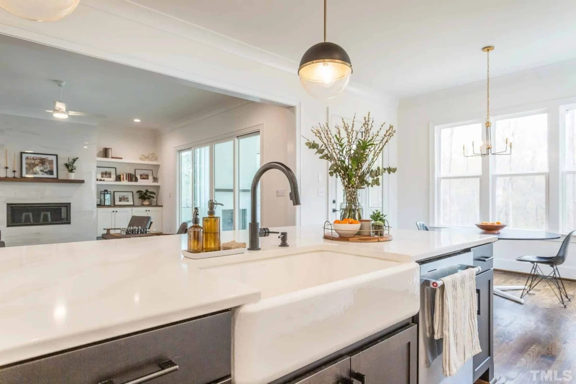 Elegant 3-Story house Plan with CAD Blueprint & Modern Designs