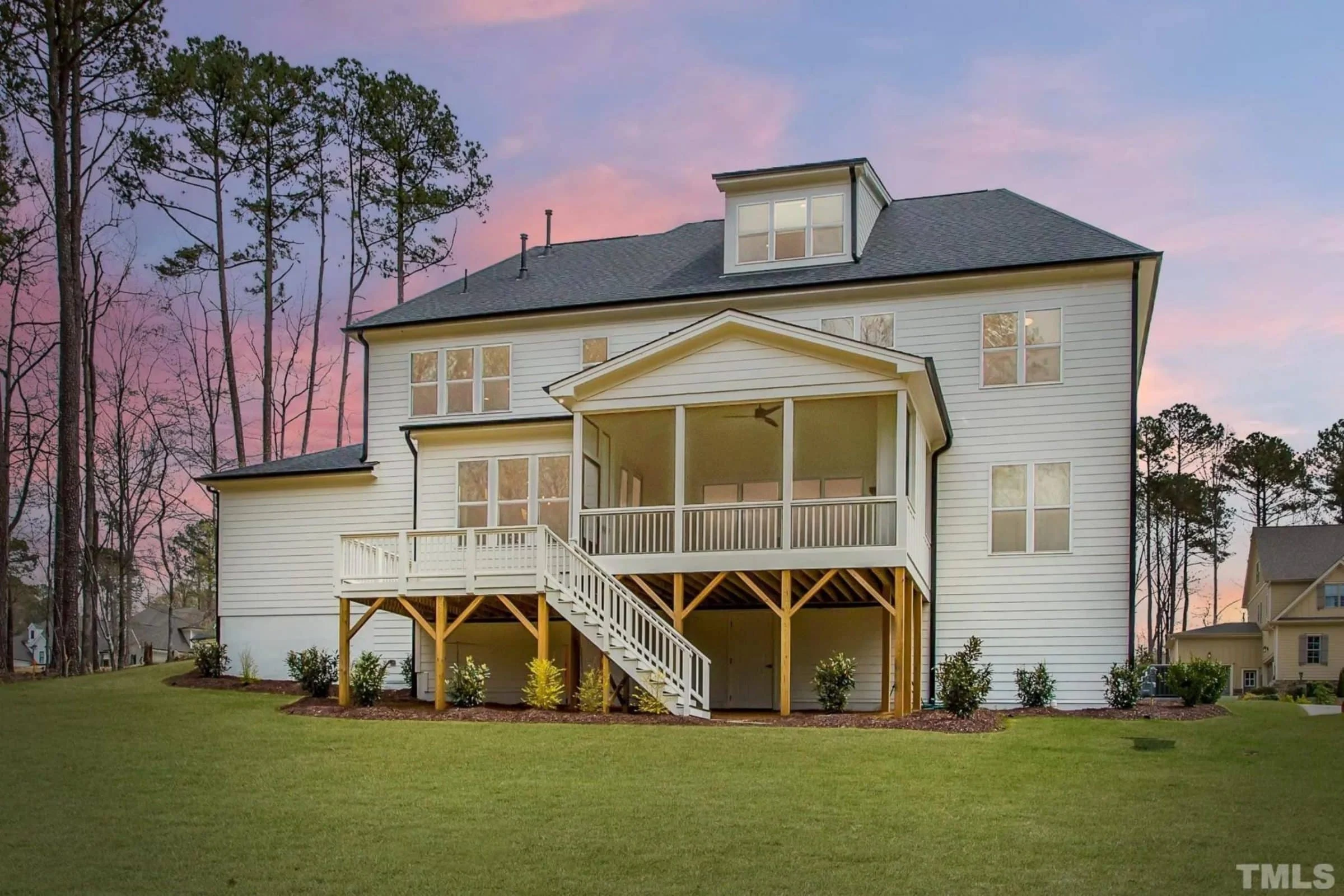 Elegant 3-Story house Plan with CAD Blueprint & Modern Designs