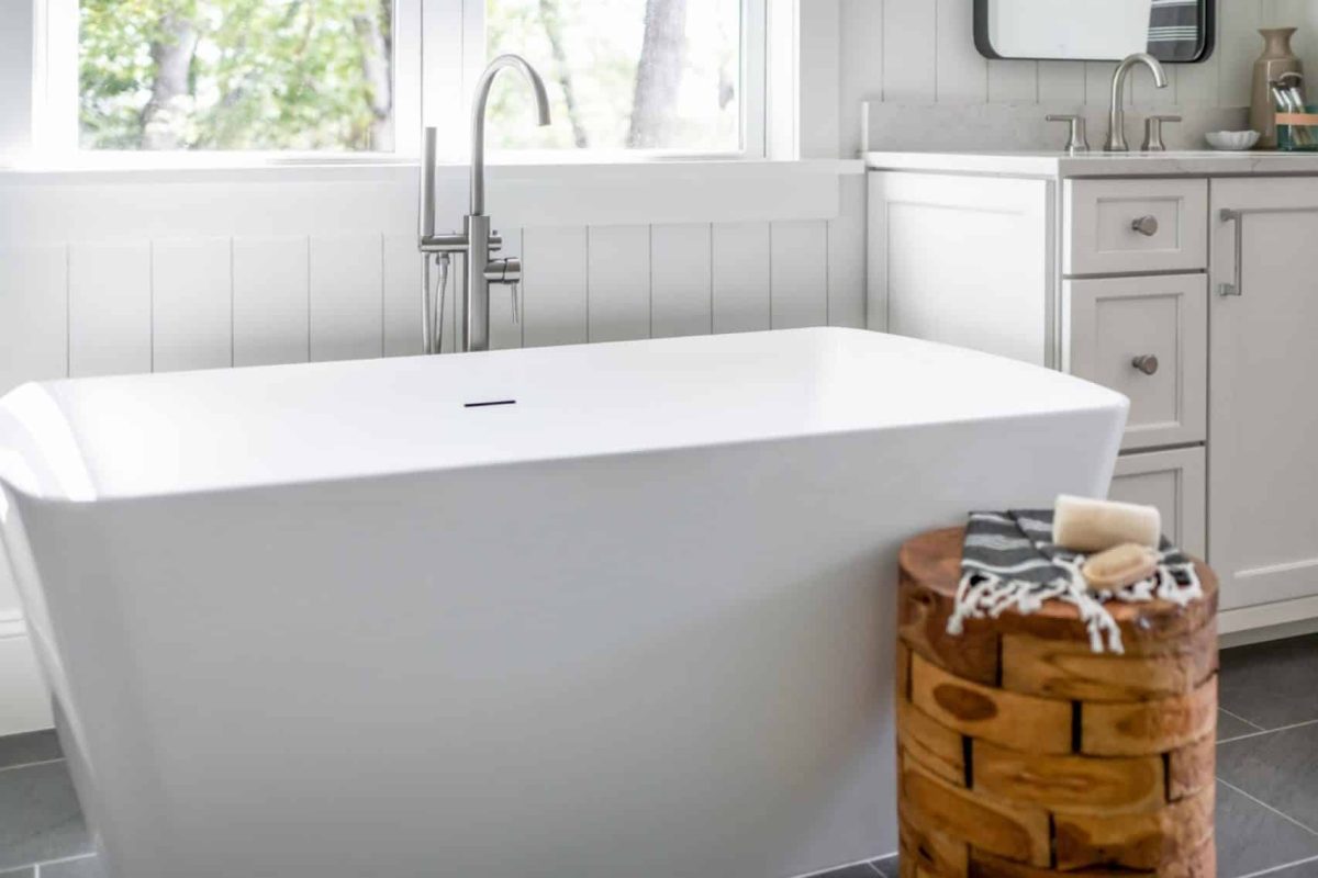 Spacious house Plan with Vaulted Ceilings, CAD Designs & Blueprint