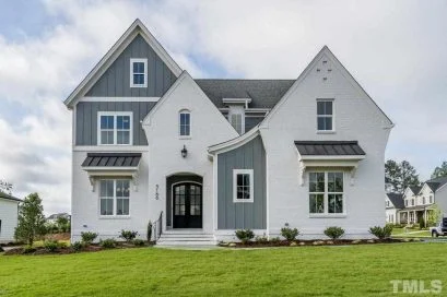 Custom Transitional house Plan with 5 Bedrooms