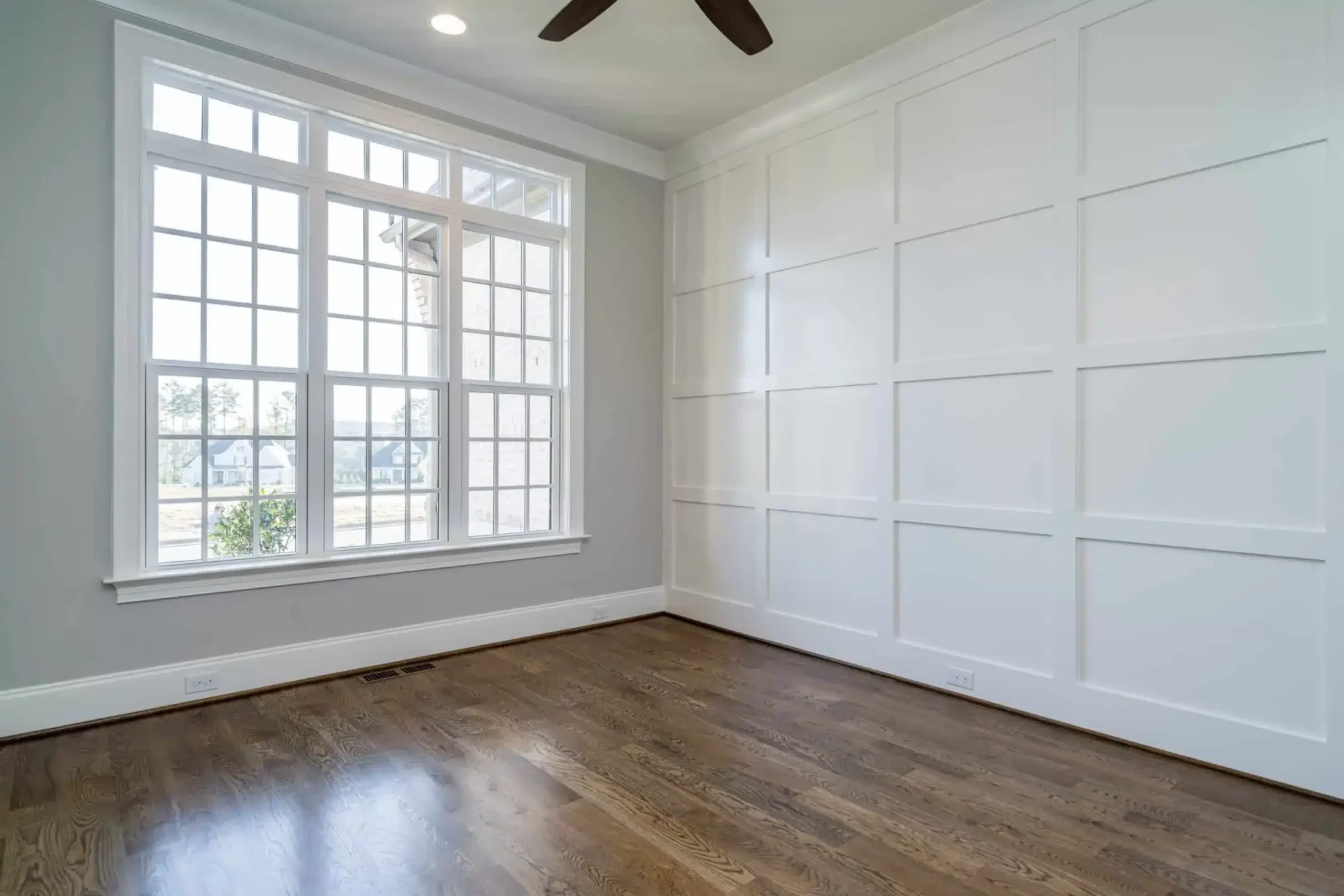 Luxury house Plan with 2 Story Blueprint