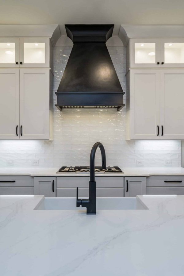 Beautiful Craftsman house Plan with Detailed Floor Blueprint