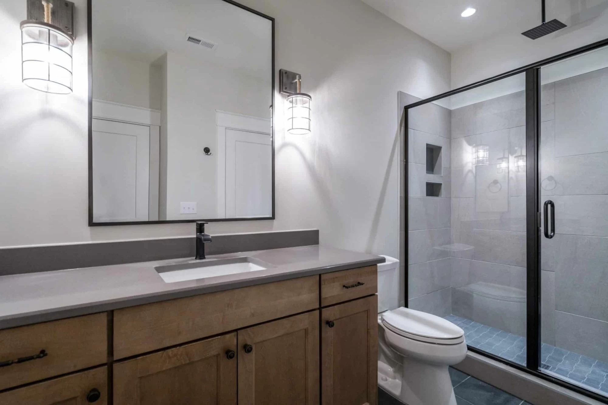 Beautiful Craftsman house Plan with Detailed Floor Blueprint