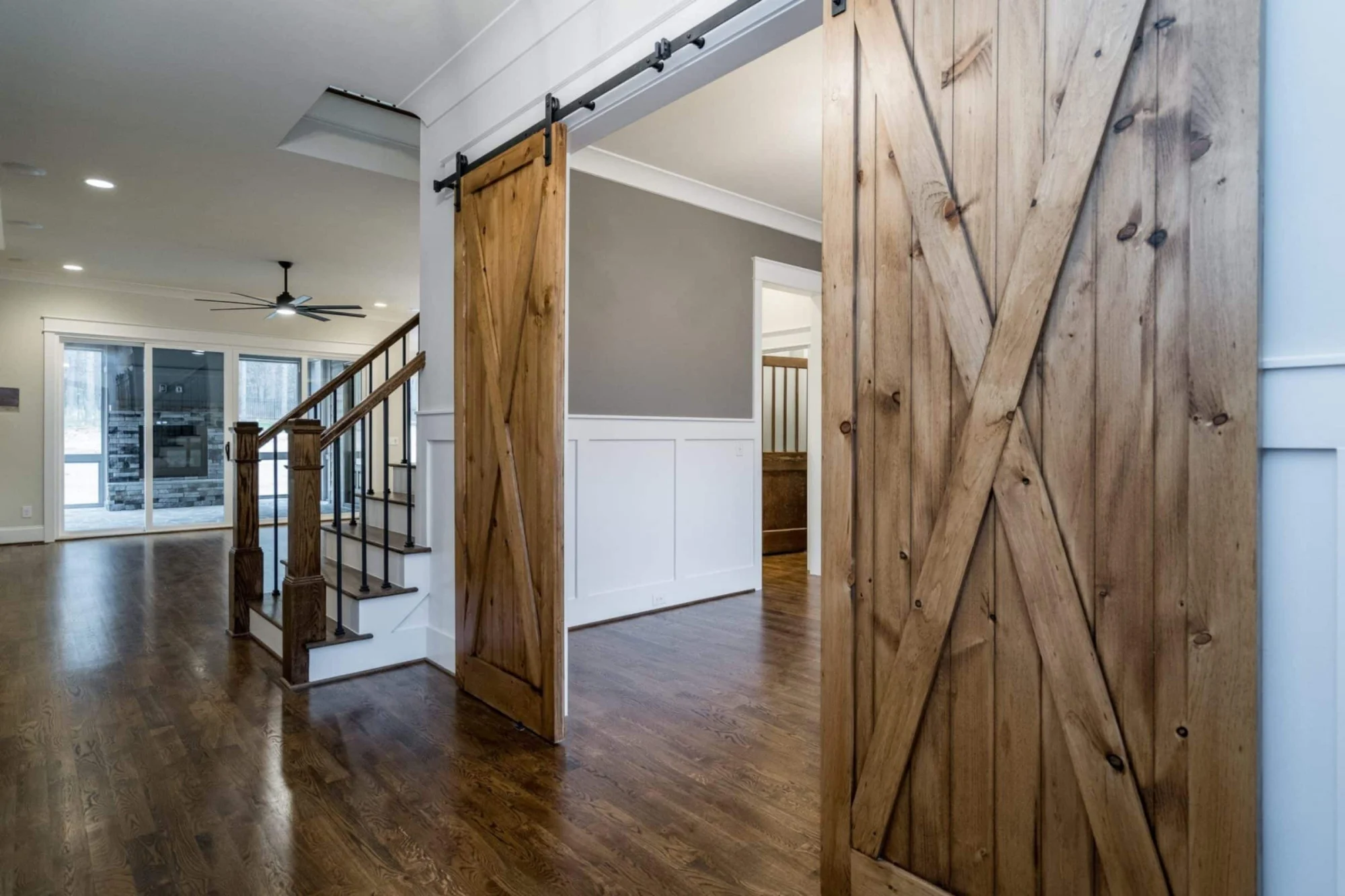 Beautiful Craftsman house Plan with Detailed Floor Blueprint