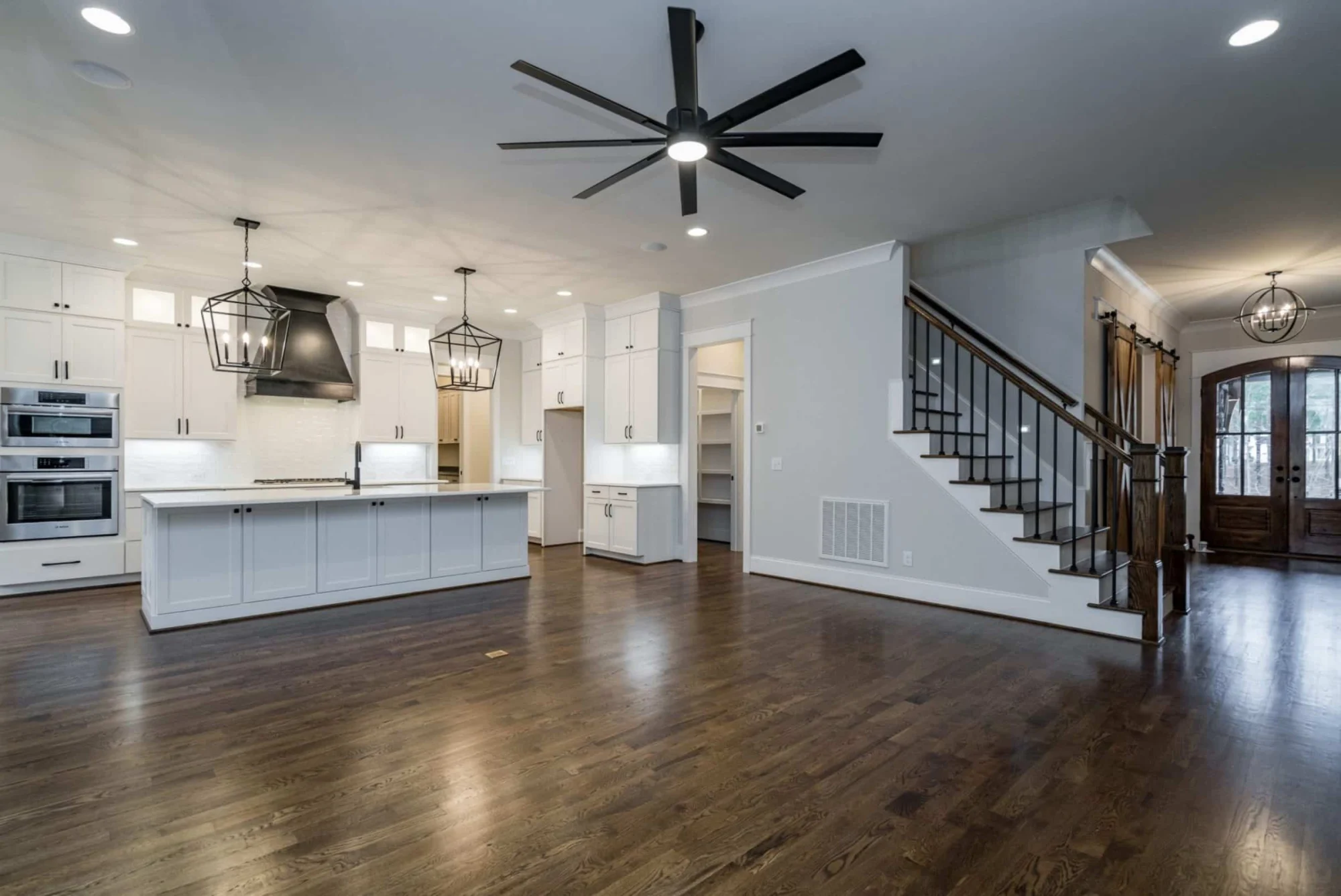 Beautiful Craftsman house Plan with Detailed Floor Blueprint