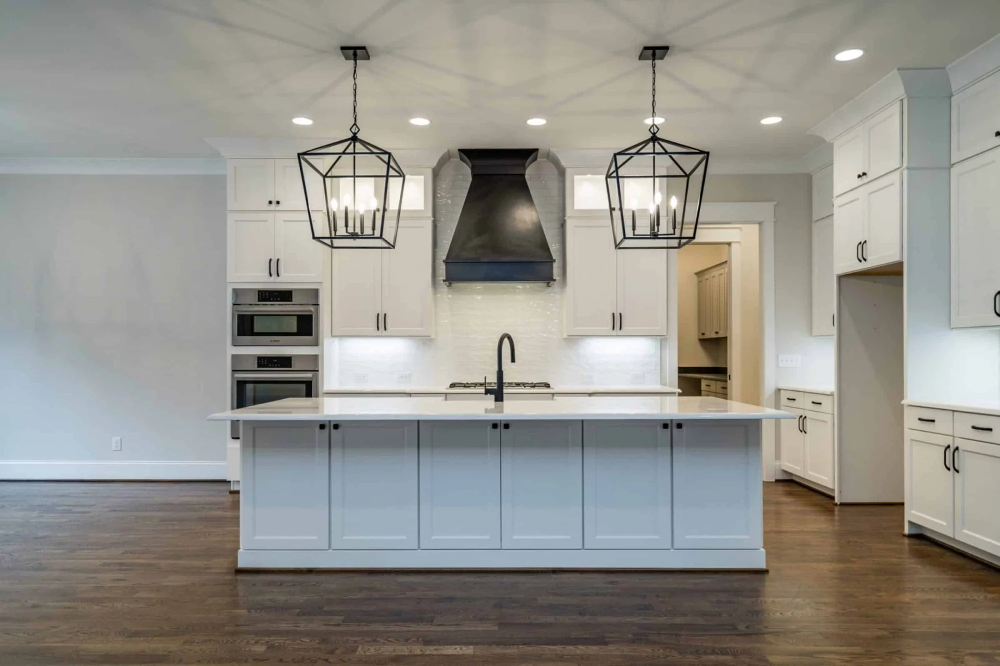 Beautiful Craftsman house Plan with Detailed Floor Blueprint