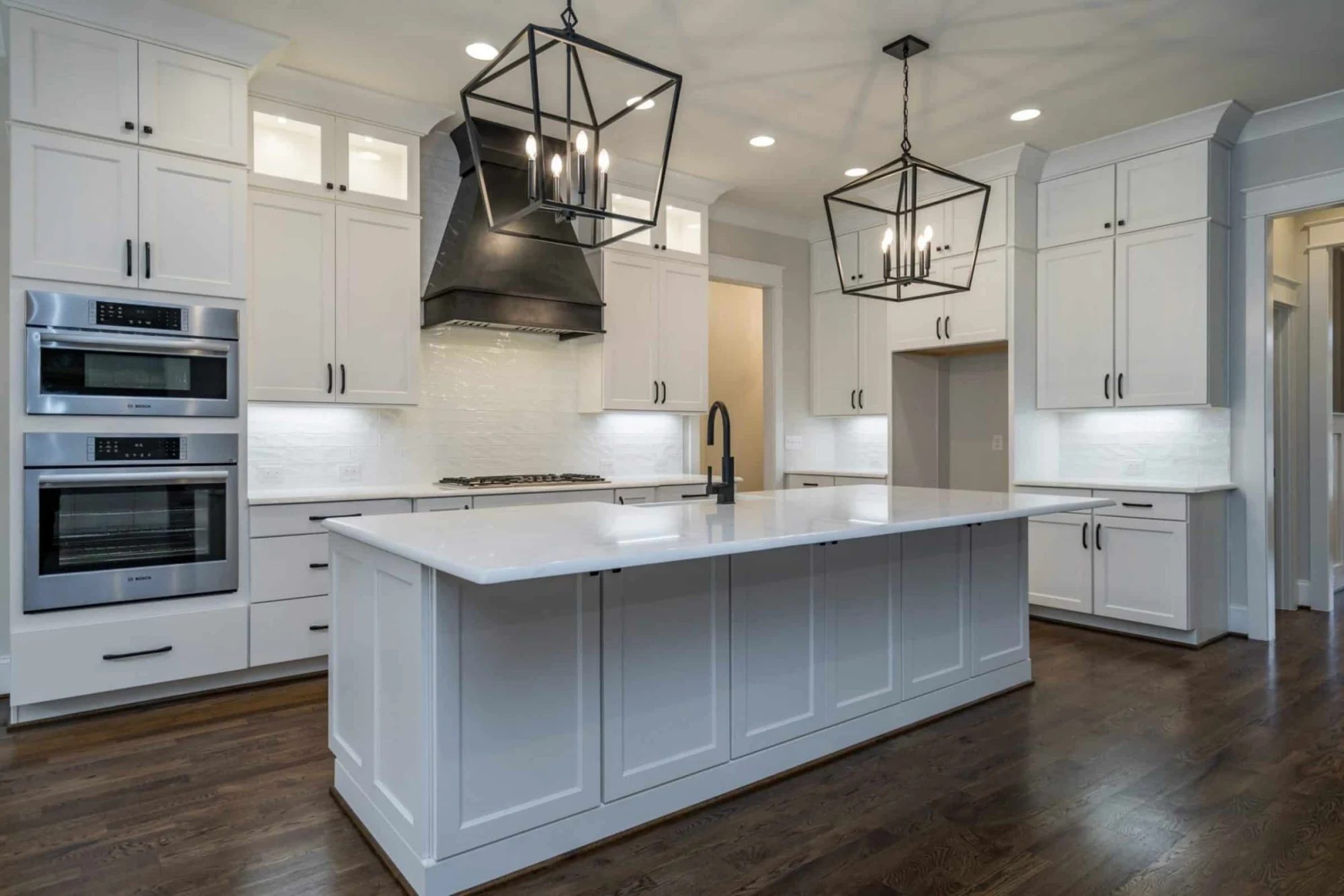 Beautiful Craftsman house Plan with Detailed Floor Blueprint