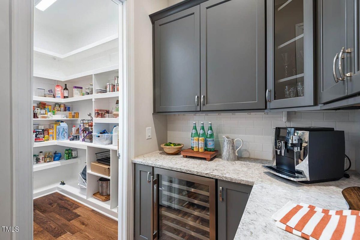 Elegant house Floor Plan: CAD Blueprint with Modern Designs