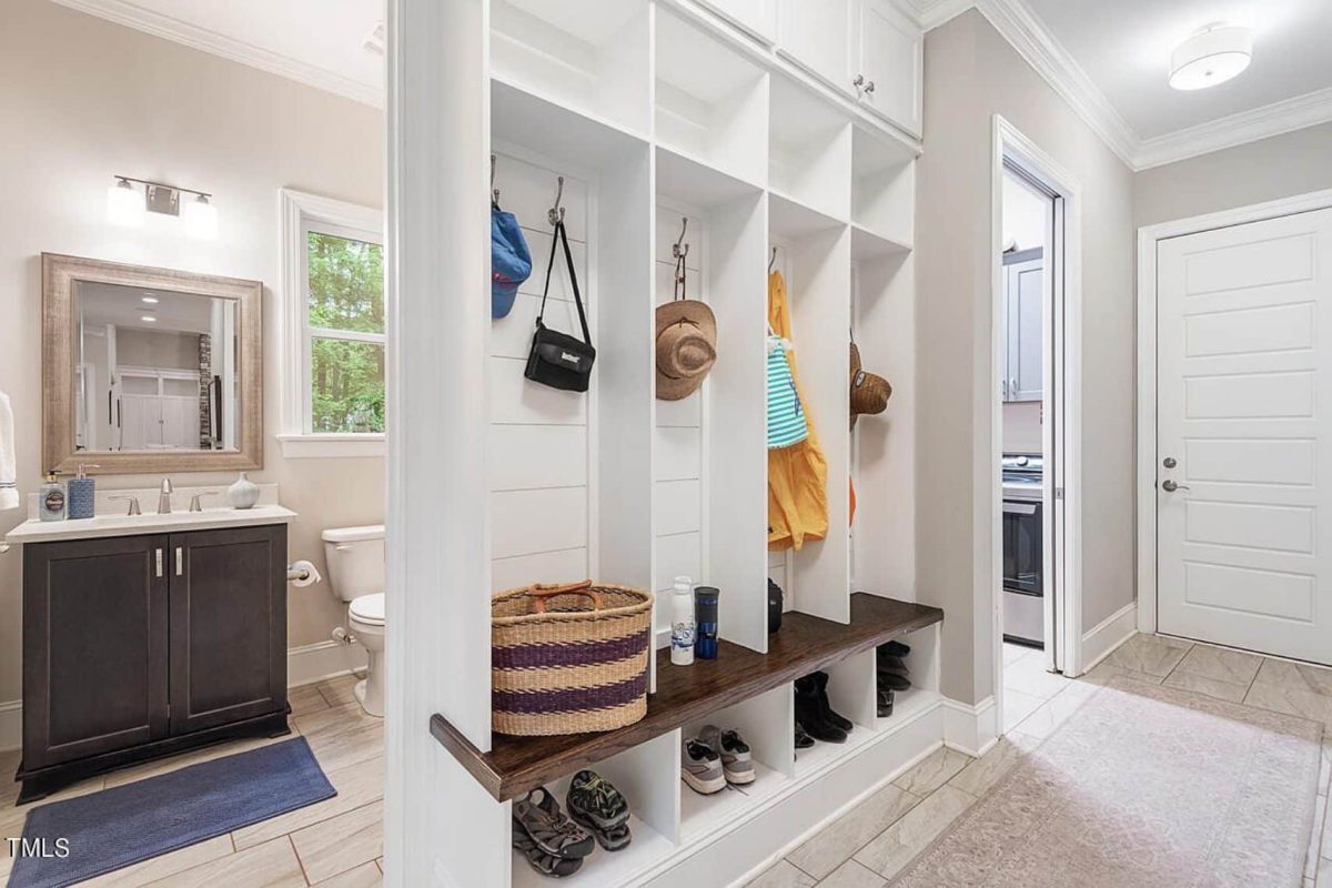 Elegant house Floor Plan: CAD Blueprint with Modern Designs