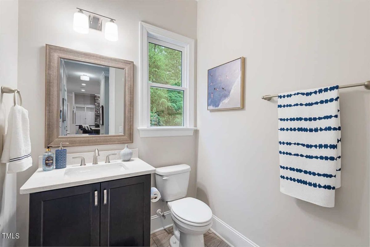 Elegant house Floor Plan: CAD Blueprint with Modern Designs