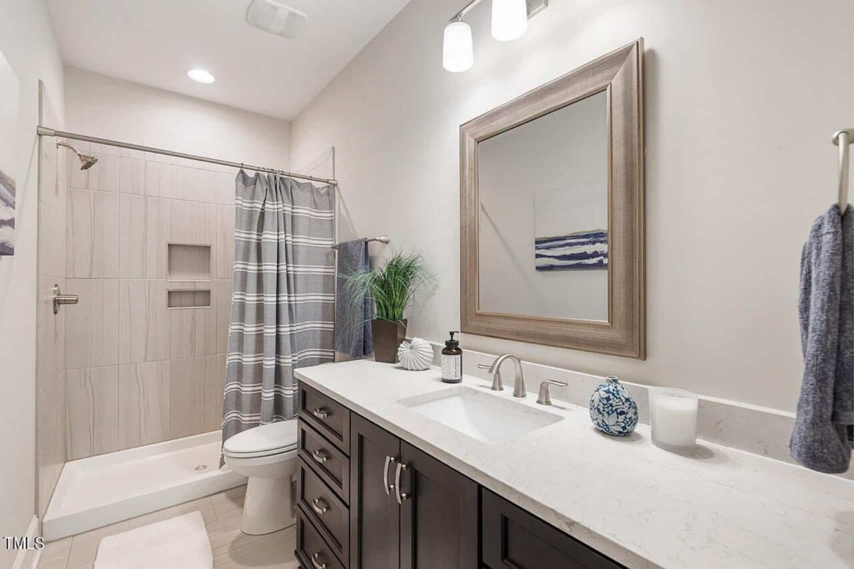 Elegant house Floor Plan: CAD Blueprint with Modern Designs