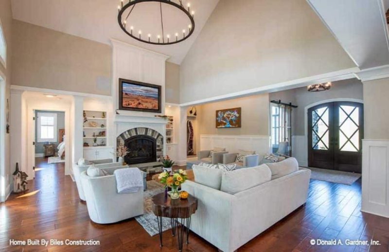 Stunning Craftsman house Plan with 5 Bedrooms and Full Blueprint