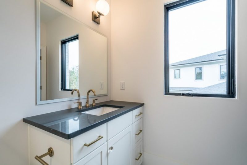 Luxury house Plan with 6 Bedrooms, 7 Baths, and 3 Stories