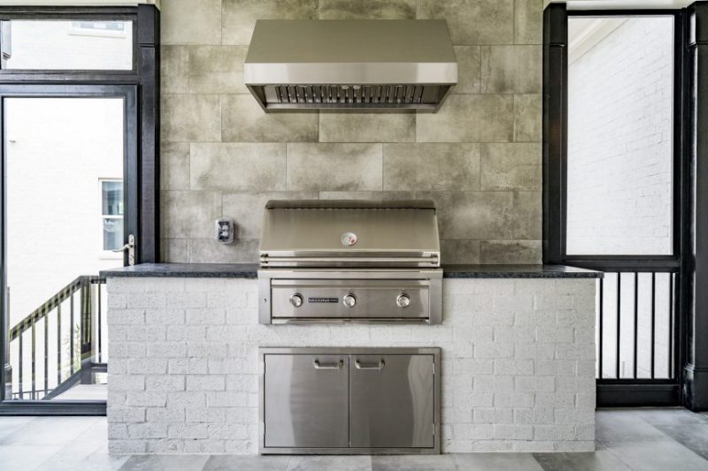 Luxury house Plan with 6 Bedrooms, 7 Baths, and 3 Stories