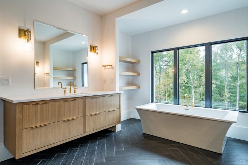 Luxury house Plan with 6 Bedrooms, 7 Baths, and 3 Stories