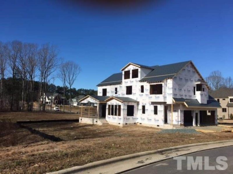 Spacious house Plan with 4 Bedrooms: Floor Plan & Designs