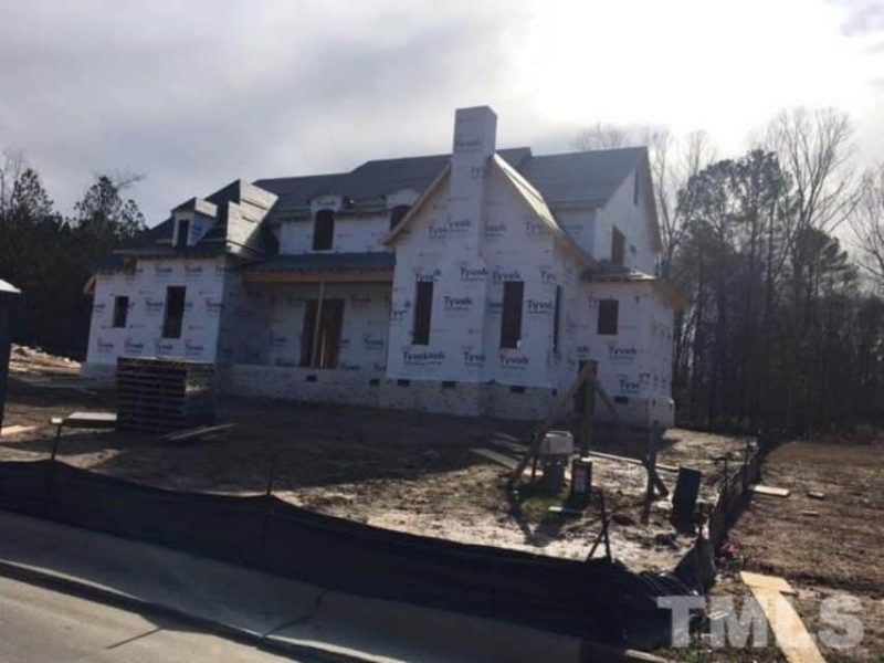 Spacious house Plan with 4 Bedrooms: Floor Plan & Designs