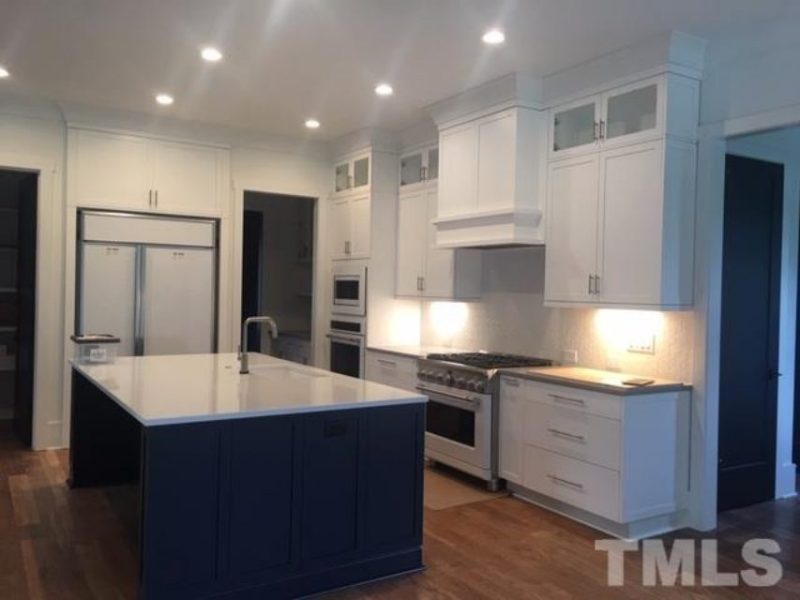 Spacious house Plan with 4 Bedrooms: Floor Plan & Designs