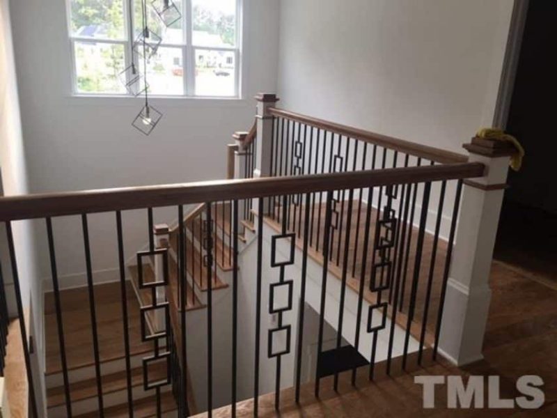 Spacious house Plan with 4 Bedrooms: Floor Plan & Designs