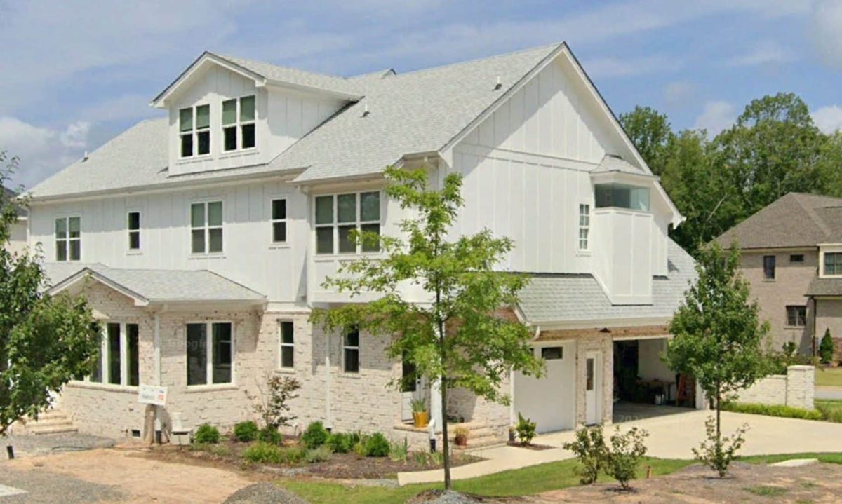 Spacious house Plan with 4 Bedrooms: Floor Plan & Designs