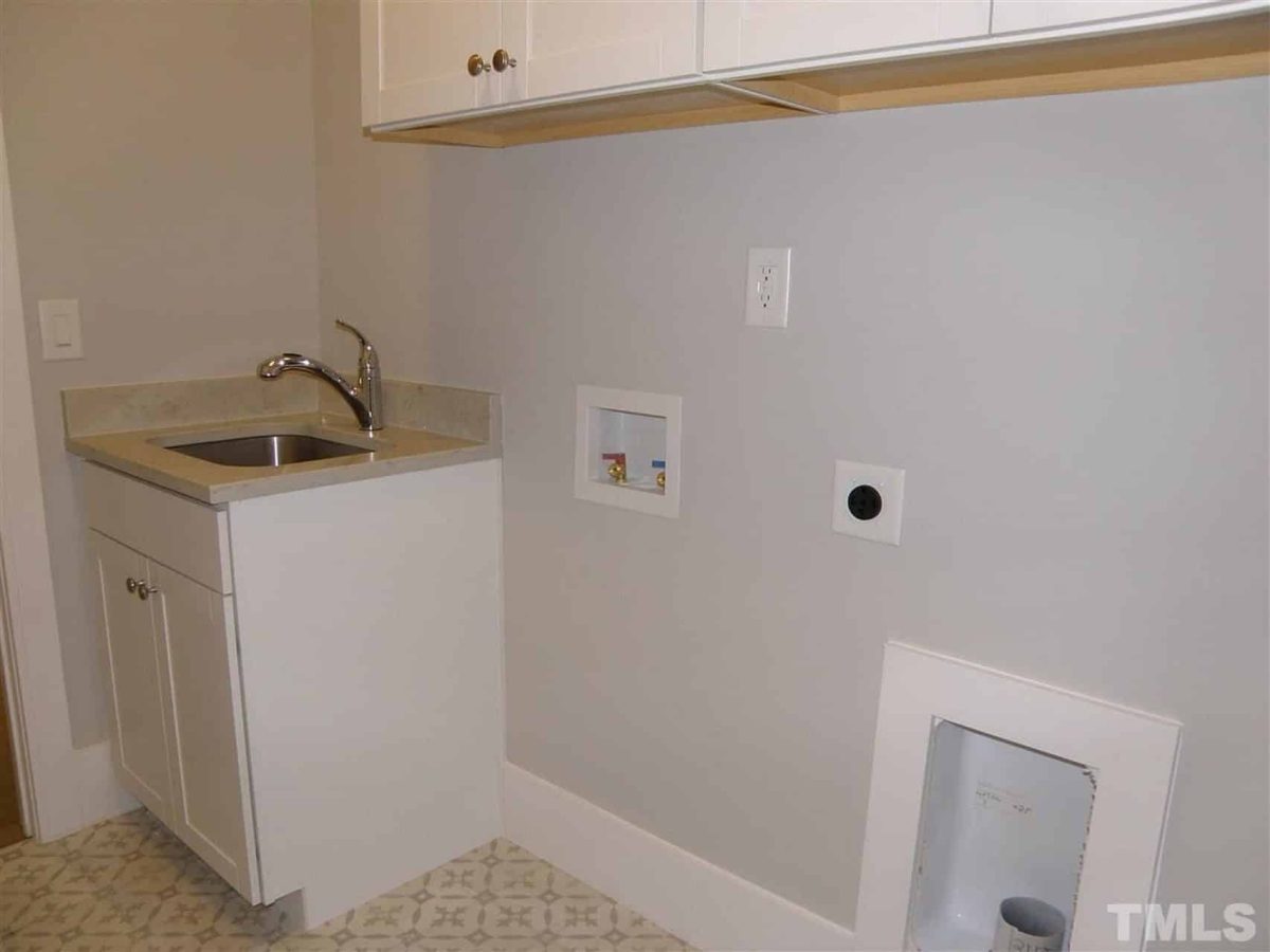 Beautiful Traditional house Floor Plan with CAD Designs