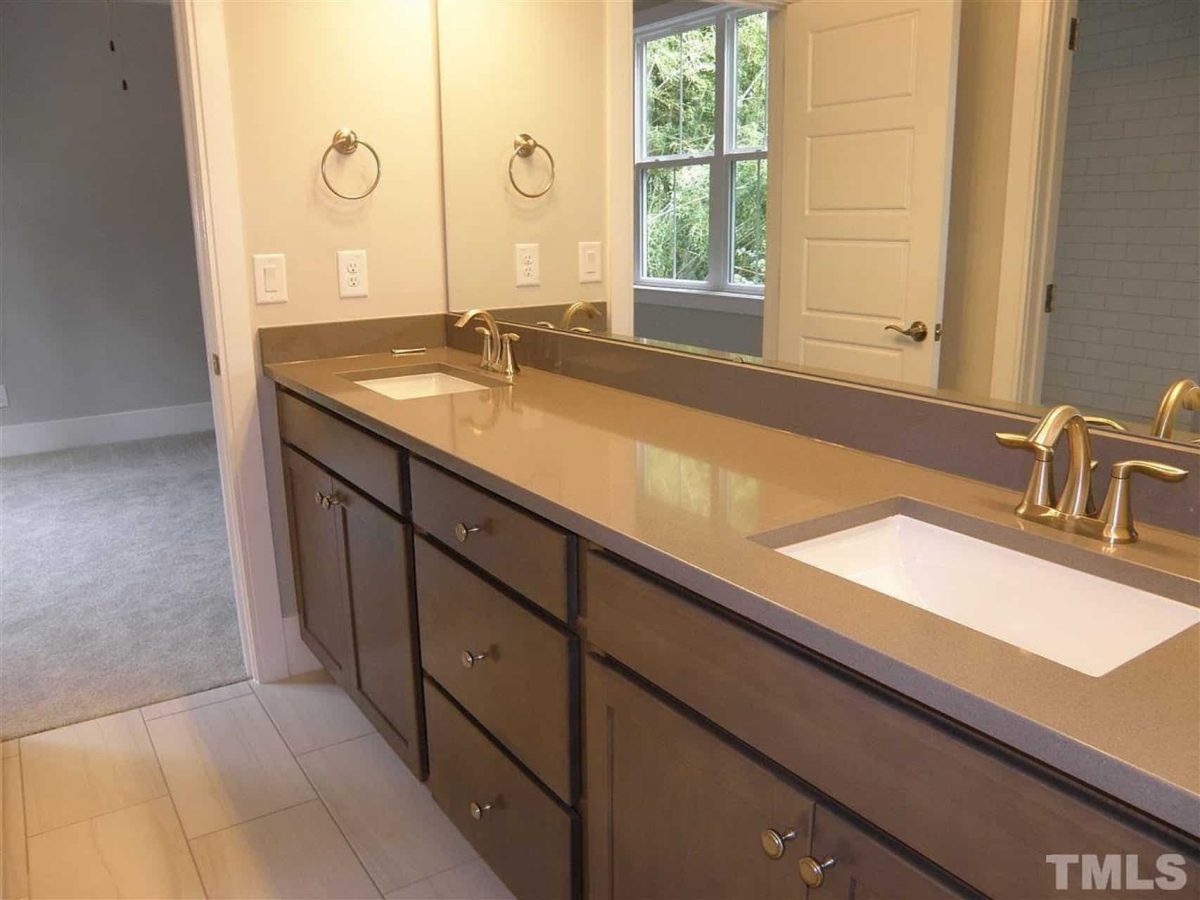 Beautiful Traditional house Floor Plan with CAD Designs