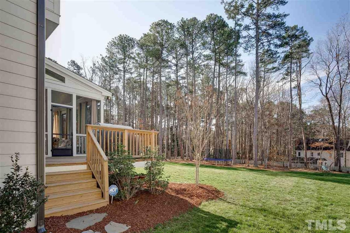 Beautiful 2-Story house Floor Plan with 5 Bedrooms and CAD Designs