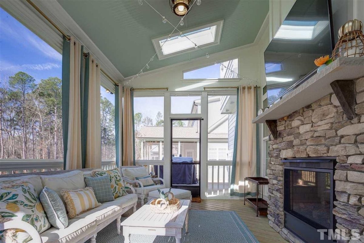 Beautiful 2-Story house Floor Plan with 5 Bedrooms and CAD Designs