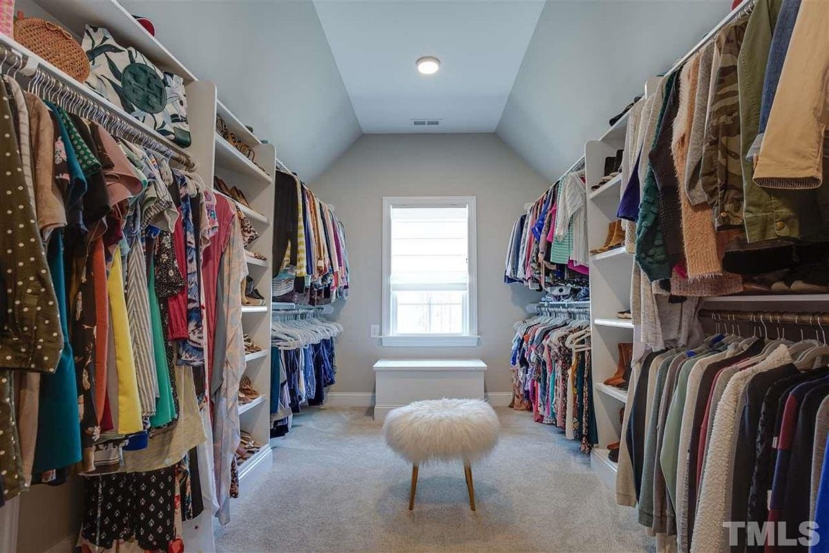 Beautiful 2-Story house Floor Plan with 5 Bedrooms and CAD Designs