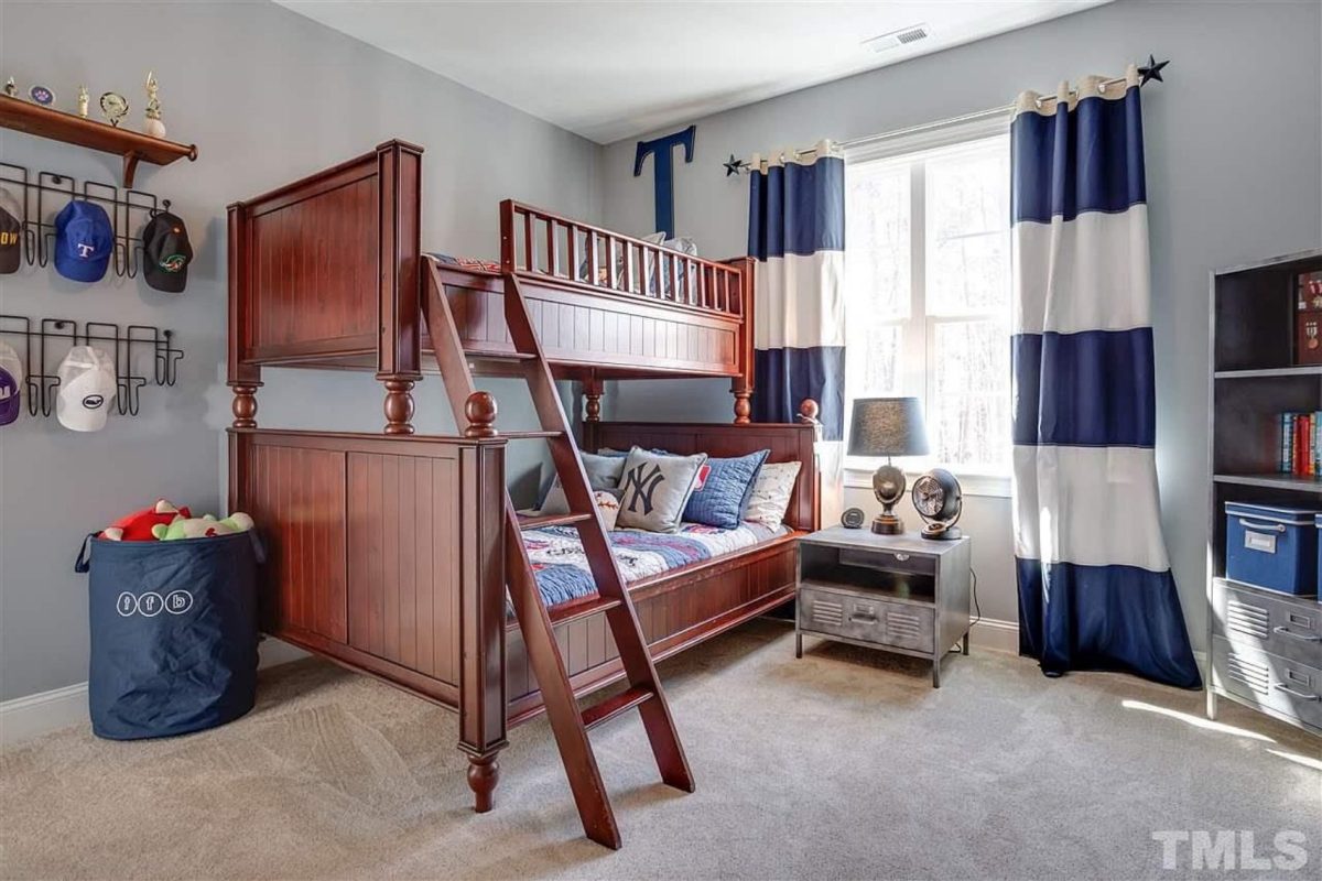 Beautiful 2-Story house Floor Plan with 5 Bedrooms and CAD Designs