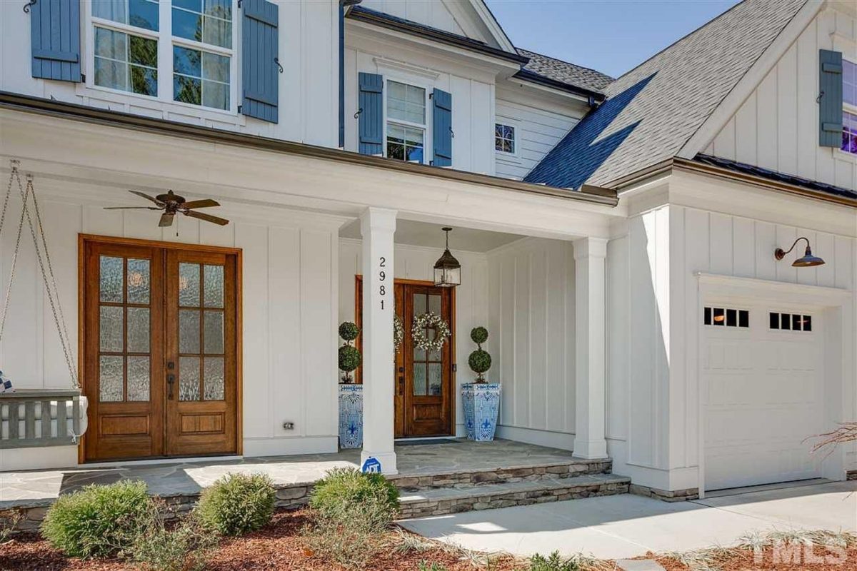 Beautiful 2-Story house Floor Plan with 5 Bedrooms and CAD Designs