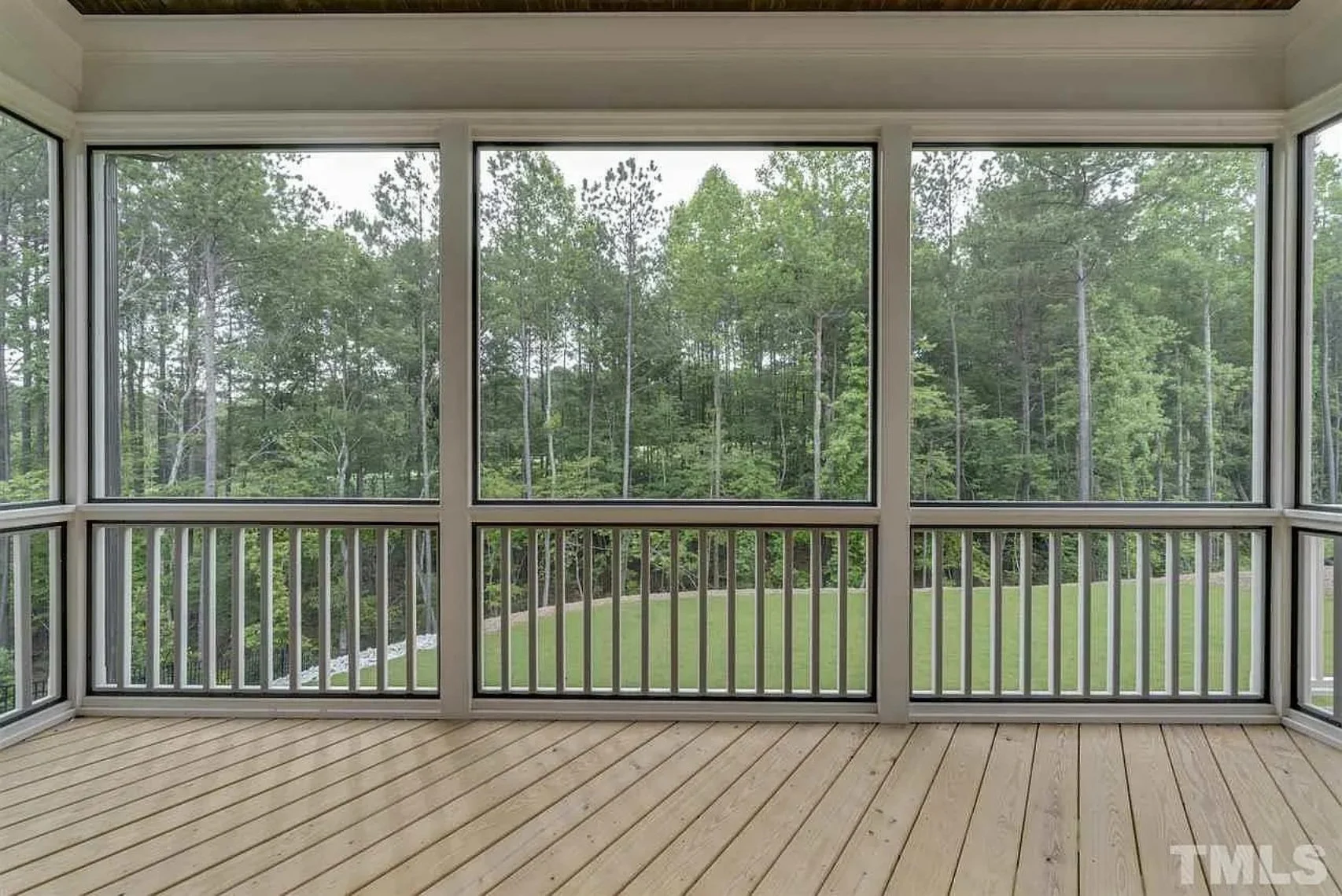 Luxury house Floor Plan with Open Concept and 3-Car Garage