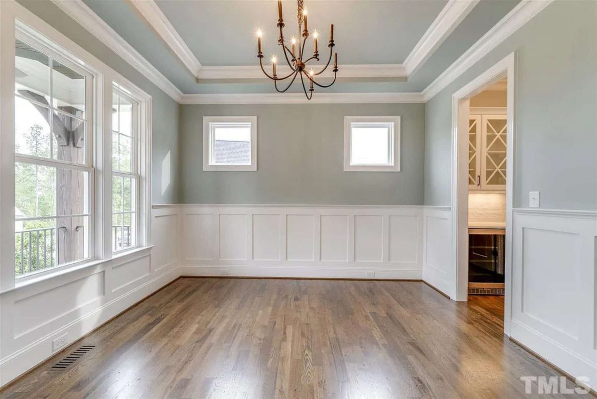 Luxury house Floor Plan with Open Concept and 3-Car Garage