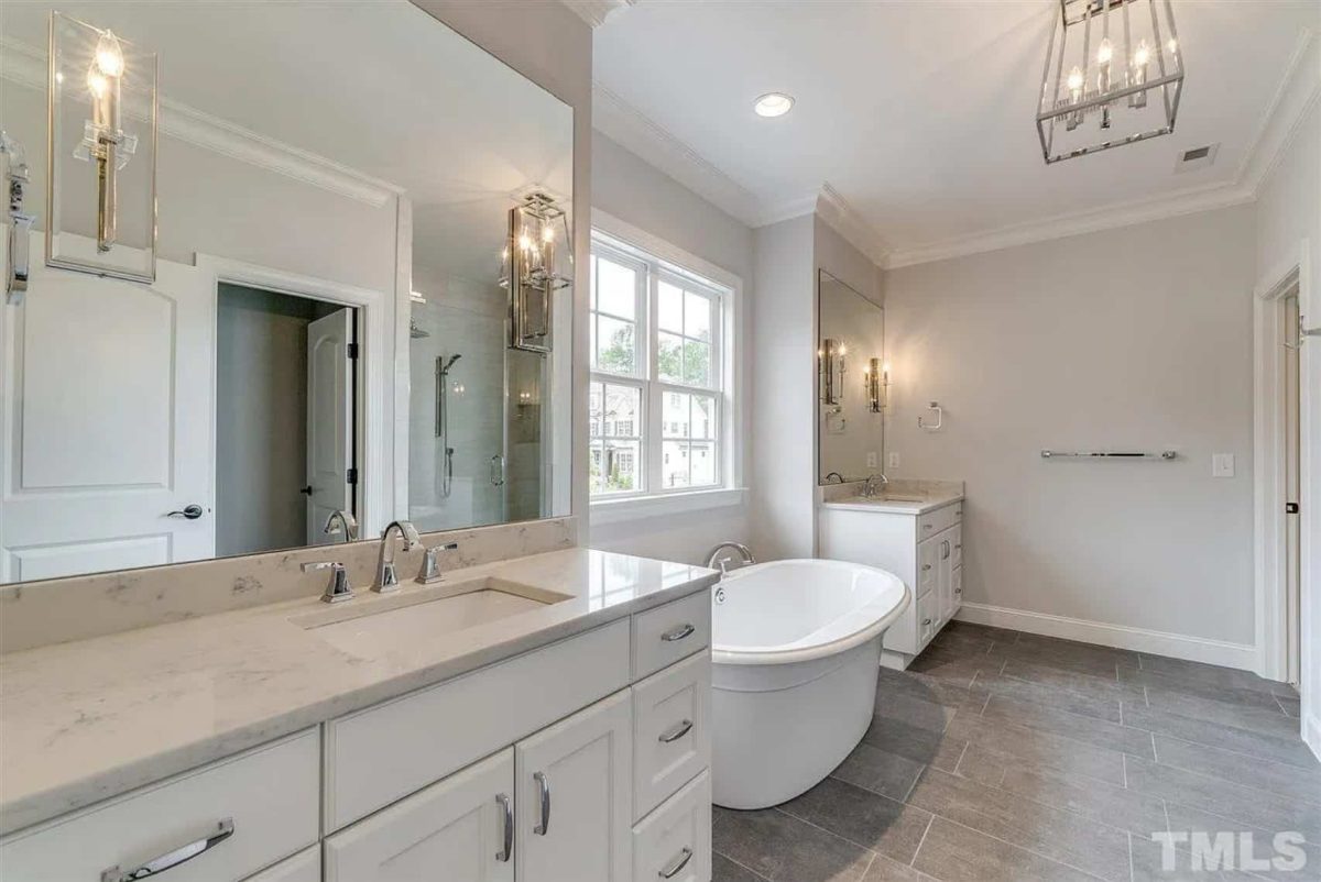 Luxury house Floor Plan with Open Concept and 3-Car Garage