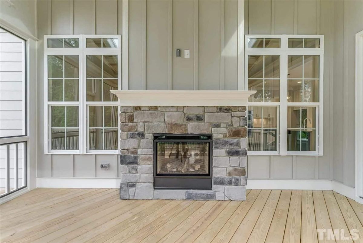 Luxury house Floor Plan with Open Concept and 3-Car Garage