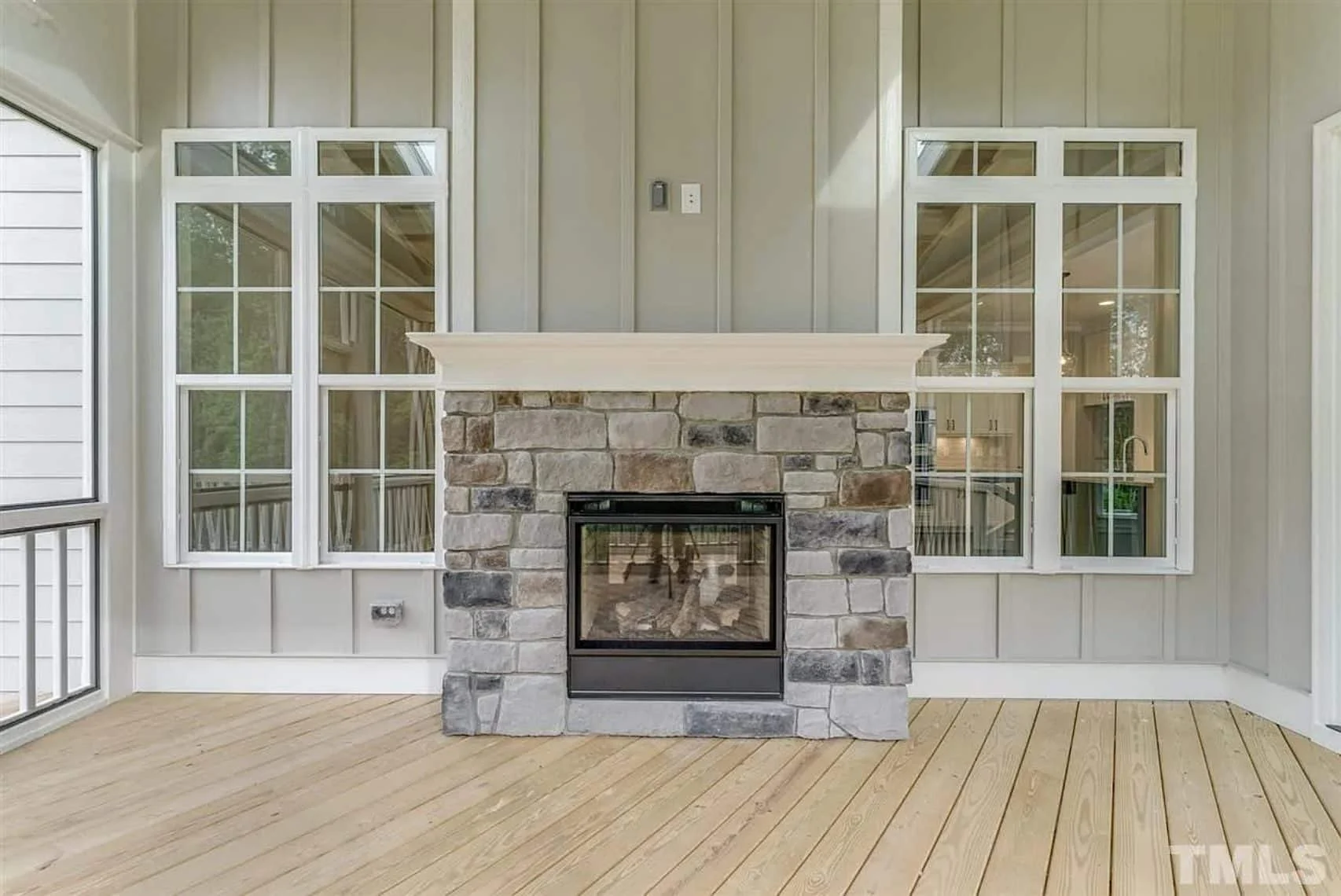Luxury house Floor Plan with Open Concept and 3-Car Garage